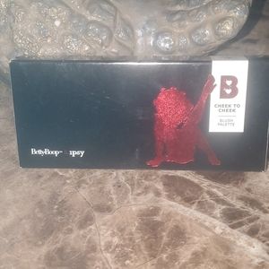Betty Boop Cheek to Cheek blush Palette